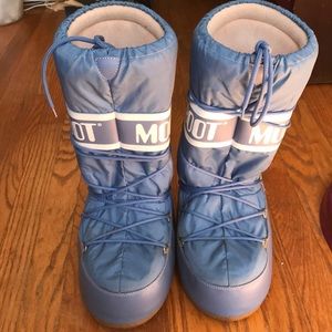 Moon boots